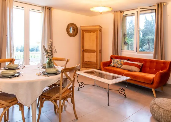 Domaine De La Coste Hotel *